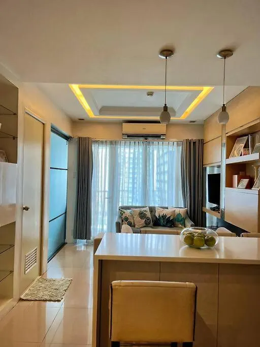 Modern 2-Bedroom Suite For 5 Across Moa Manila Apartment