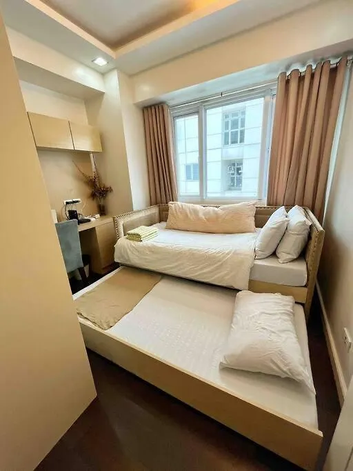 Modern 2-Bedroom Suite For 5 Across Moa Manila