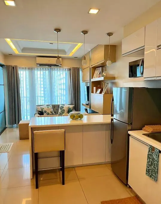 Modern 2-Bedroom Suite For 5 Across Moa Manila