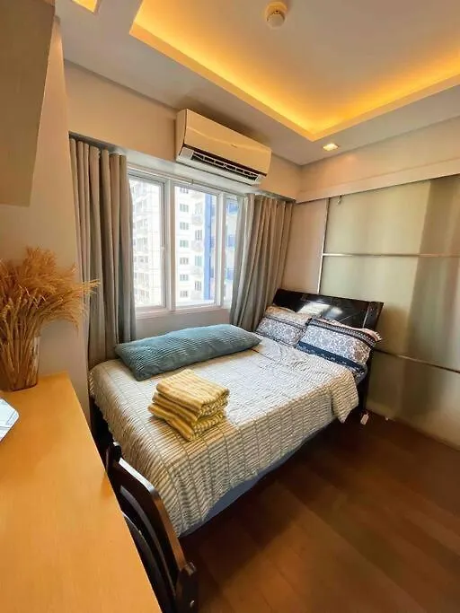 Modern 2-Bedroom Suite For 5 Across Moa Manila Apartment