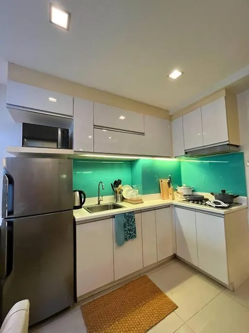 Modern 2-Bedroom Suite For 5 Across Moa Manila