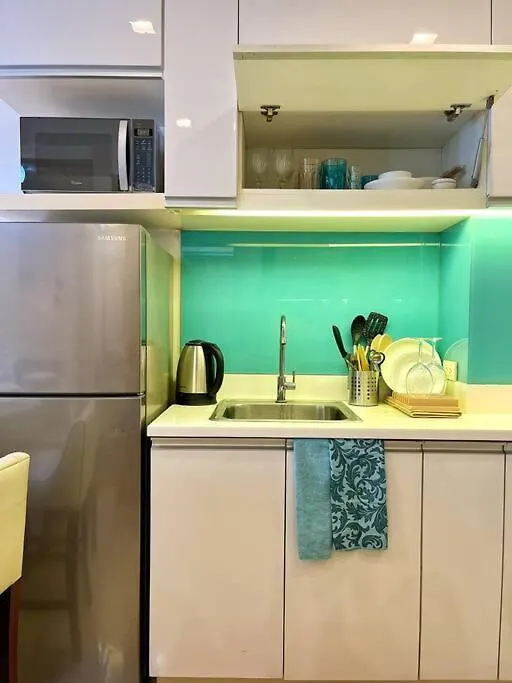 Apartment Modern 2-Bedroom Suite For 5 Across Moa Manila