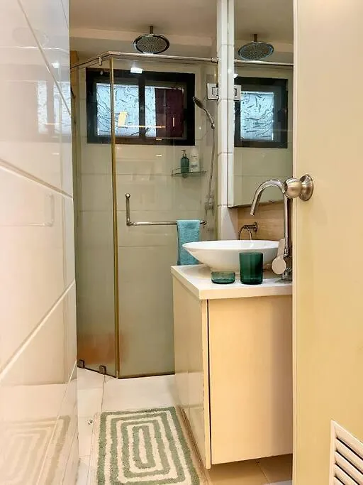Modern 2-Bedroom Suite For 5 Across Moa Manila Apartment