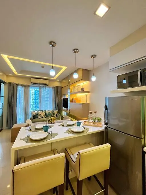 Apartment Modern 2-Bedroom Suite For 5 Across Moa Manila