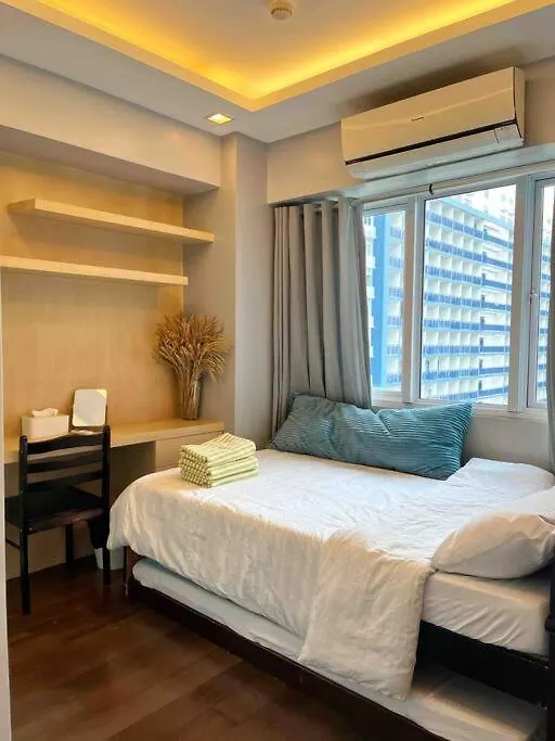 Modern 2-Bedroom Suite For 5 Across Moa Manila